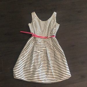 STRIPED DRESS W PINK BELT